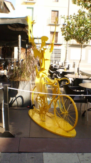 Estatua ciclista, Olot, Girona